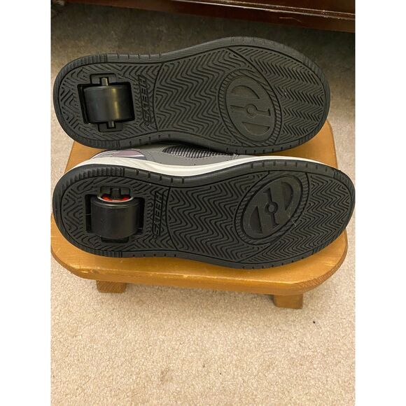 Youth Heelys – Black & Gray – Size 3 – New in Box - Picture 2 of 10